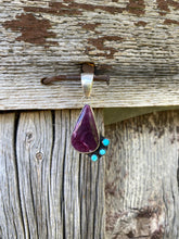 Load image into Gallery viewer, Purple Spiny Oyster Pendant P0063