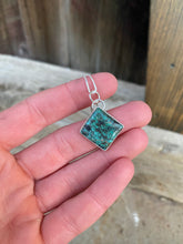 Load image into Gallery viewer, Turquoise Pendant Necklace N0781