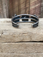 Load image into Gallery viewer, Vintage Cluster Cuff