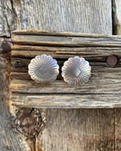 Load image into Gallery viewer, Concho Earring E0188