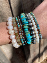 Load image into Gallery viewer, Labradorite Stretch Bracelet C0224