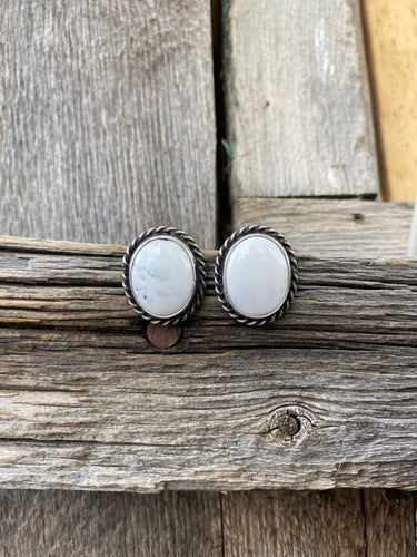 White Buffalo Earrings E0205