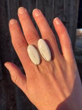 Load image into Gallery viewer, White Buffalo Ring Size 7-8 R0422
