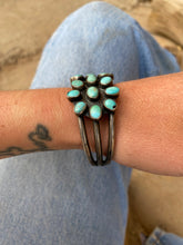Load image into Gallery viewer, Vintage Cluster Cuff