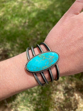 Load image into Gallery viewer, Kingman Turquoise Cuff C0359