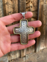 Load image into Gallery viewer, Vintage Cross Pendant Necklace N0778