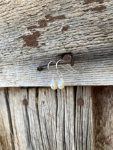 Load image into Gallery viewer, Freshwater Pearl Dangle (Silver) E0340