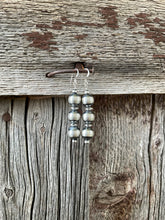 Load image into Gallery viewer, Sterling Silver Pearl Earrings E0230