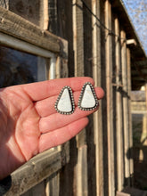 Load image into Gallery viewer, White Buffalo Earrings E0303