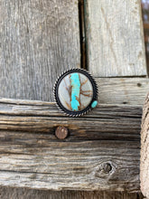 Load image into Gallery viewer, Royston Ribbon Ring Size 9 R0434