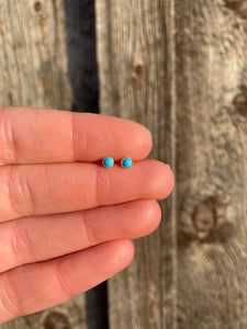 3mm Turquoise Studs E0055
