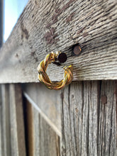 Load image into Gallery viewer, Twisted Gold Filled Hoops E0219