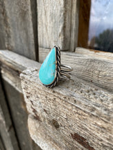 Load image into Gallery viewer, Turquoise Ring Size 8 R0411