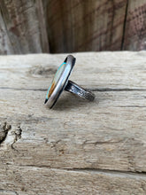 Load image into Gallery viewer, Royston Ribbon Ring R0432