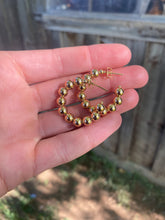 Load image into Gallery viewer, Gold Beaded Hoop E0228