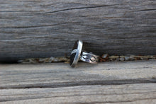 Load image into Gallery viewer, White Buffalo Ring R0443