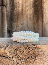 Load image into Gallery viewer, Mother of Pearl Stretchy Bracelet C0431