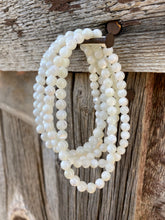 Load image into Gallery viewer, Mother of Pearl Stretch Bracelet C0223