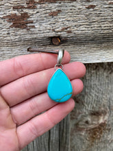 Load image into Gallery viewer, Kingman Turquoise Pendant P0472
