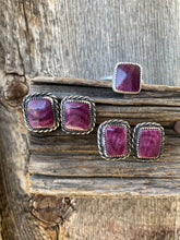 Load image into Gallery viewer, Purple Spiny Oyster Earrings E0252