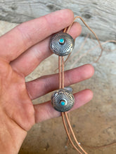 Load image into Gallery viewer, Vintage Button Bolo N0910