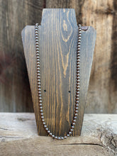 Load image into Gallery viewer, Vintage Silver PLATED Necklace N0772