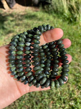 Load image into Gallery viewer, Canadian Jade Stretchy Bracelet C0397