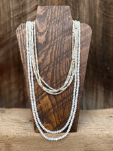Load image into Gallery viewer, Mother of Pearl Necklace N0667