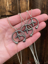 Load image into Gallery viewer, Naja Pendant Necklace N0659