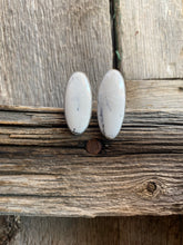 Load image into Gallery viewer, White Buffalo Ring Size 7-8 R0422