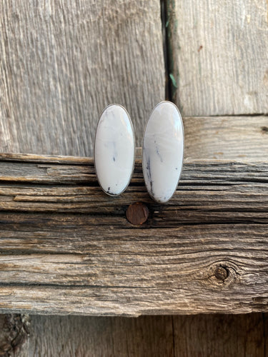 White Buffalo Ring Size 7-8 R0422