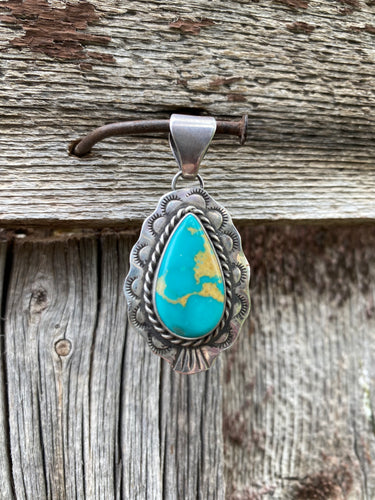 Royston Pendant P05473