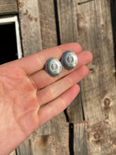 Load image into Gallery viewer, Concho Earrings E0256