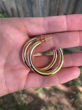 Load image into Gallery viewer, Gold Hoops E0227