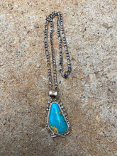 Load image into Gallery viewer, Vintage Turquoise Pendant Necklace N0927