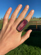 Load image into Gallery viewer, Purple Spiny Oyster Ring Size 9 3/4
