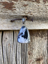 Load image into Gallery viewer, White Buffalo Pendant P0660
