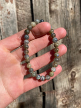 Load image into Gallery viewer, Labradorite Stretch Bracelet C0224