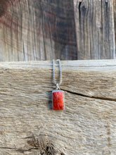 Load image into Gallery viewer, Red Spiny Oyster Pendant N0544