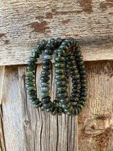 Load image into Gallery viewer, Canadian Jade Stretchy Bracelet C0397