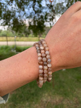 Load image into Gallery viewer, Moonstone Stretchy Bracelet
