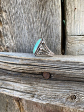 Load image into Gallery viewer, Vintage Turquoise Ring Size 5.5 R0405