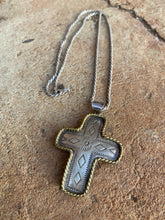 Load image into Gallery viewer, Vintage Cross Pendant Necklace N0778