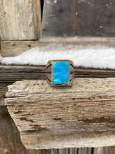 Load image into Gallery viewer, Heavy Vintage Ring R0400
