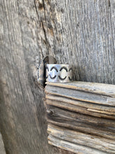 Load image into Gallery viewer, Royston Ribbon Ring Size 9 R0434