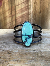 Load image into Gallery viewer, Angel Wing Cuff C0460