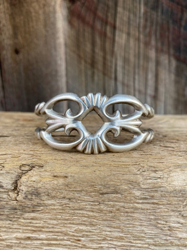 Vintage Sand Cast Cuff C0238