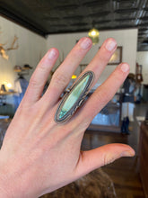 Load image into Gallery viewer, Vintage Ring Size 9 R0378