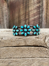 Load image into Gallery viewer, Vintage Cluster Cuff