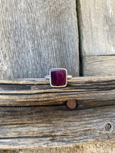 Load image into Gallery viewer, Purple Spiny Oyster Size 7.5 R0357